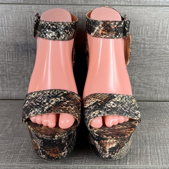 BCBG sz 7 Lee snakeprint platform wedge sandals ankle strap - Picture 8 of 13